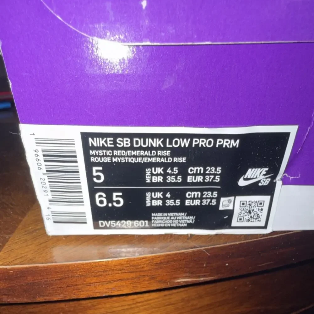 Size 5 / 6.5W Nike SB Dunk Low Pro PRM Mystic Red Emerald Rise DV5429-601 OG Box